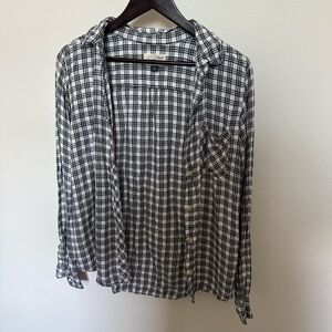 Universal Thread Black and White Plaid women’s Shirt